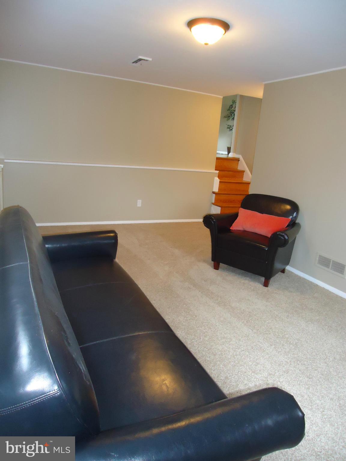 3614 Bellmore Road Baltimore, MD 21244 - Photo 17 of 20 a room with pool table