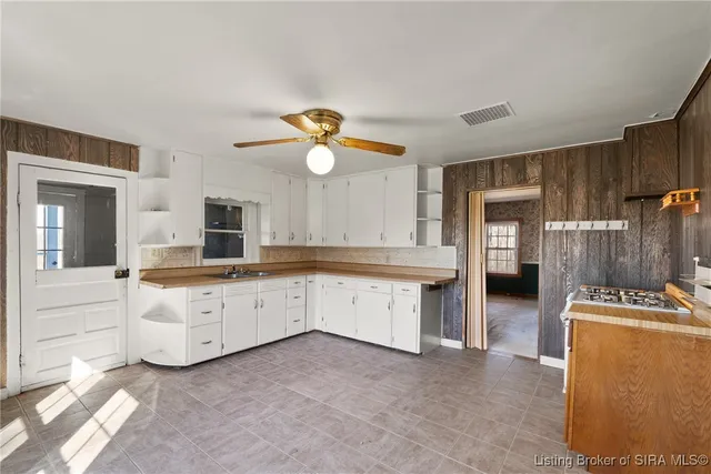 $665,000 | 3128 Zehr Road, Taswell, IN 47175