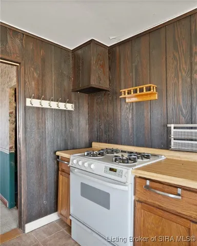 $665,000 | 3128 Zehr Road, Taswell, IN 47175