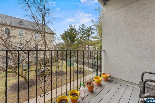 $499,000 | 511 Brittany Drive, Wayne, NJ 07470