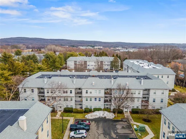 $499,000 | 511 Brittany Drive, Wayne, NJ 07470