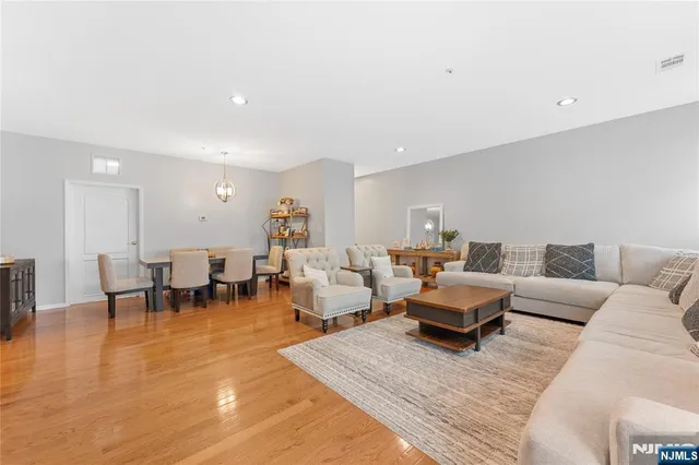 $499,000 | 511 Brittany Drive, Wayne, NJ 07470