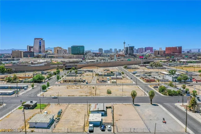 $649,888 | 612 West Washington Avenue, Las Vegas, NV 89106