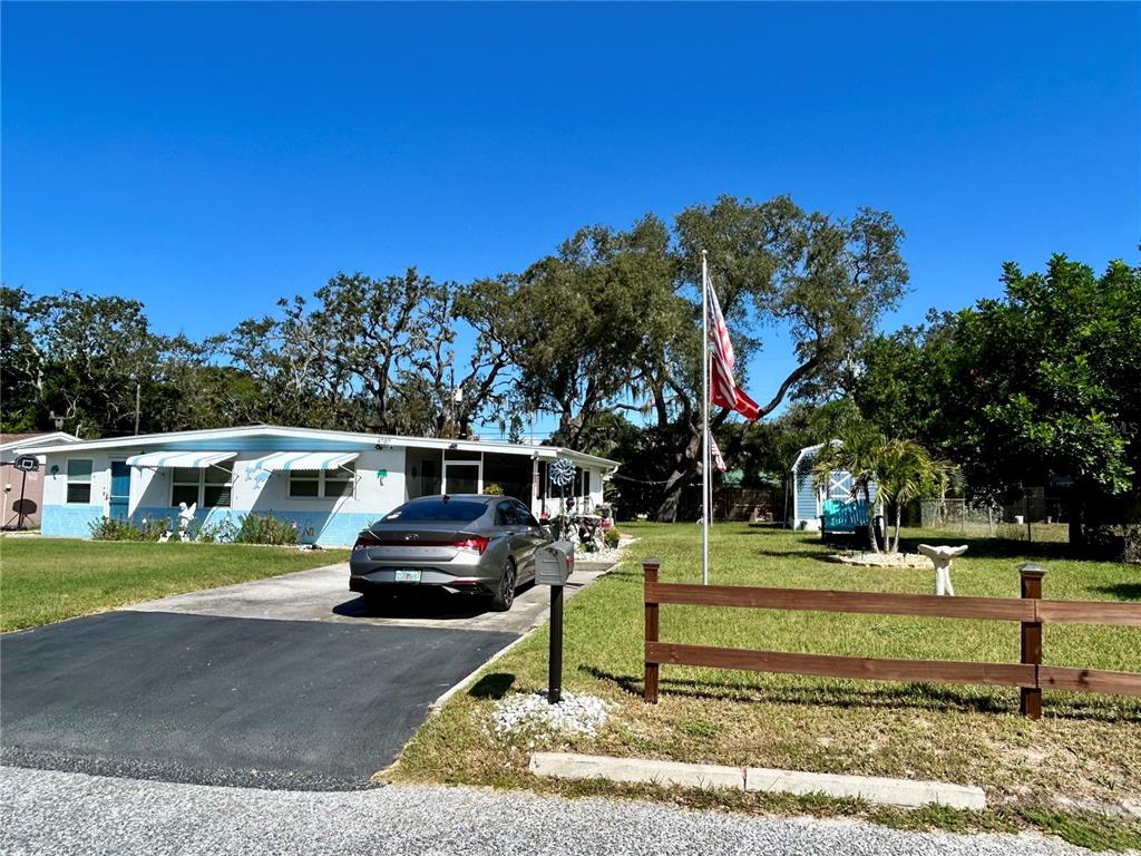 4707 Alma Street New Port Richey, FL 34652 - Photo 3 of 35