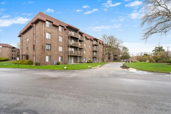 $135,000 | 820 Elder Road, Unit C411, Homewood, IL 60430
