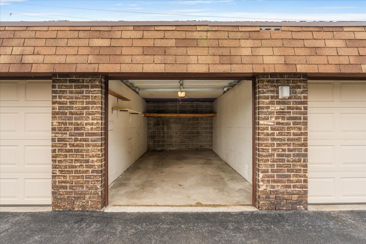 820 Elder Road, Unit C411 Homewood, IL 60430 - Photo 24 of 26 a view of entryway
