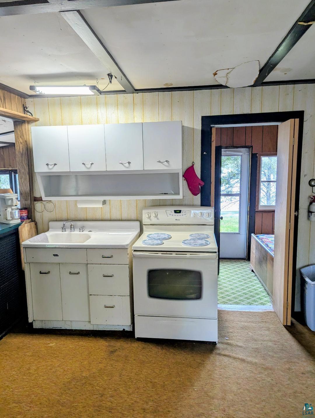11803 East East Mail Road Gordon, WI 54838 - Photo 11 of 14 Kitchen