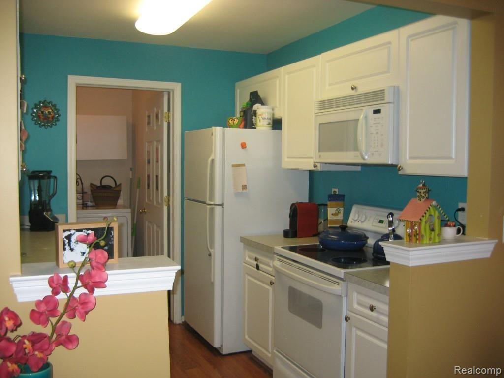 3458 Tremonte Circle Rochester, MI 48306 - Photo 8 of 17 062 (2).jpg