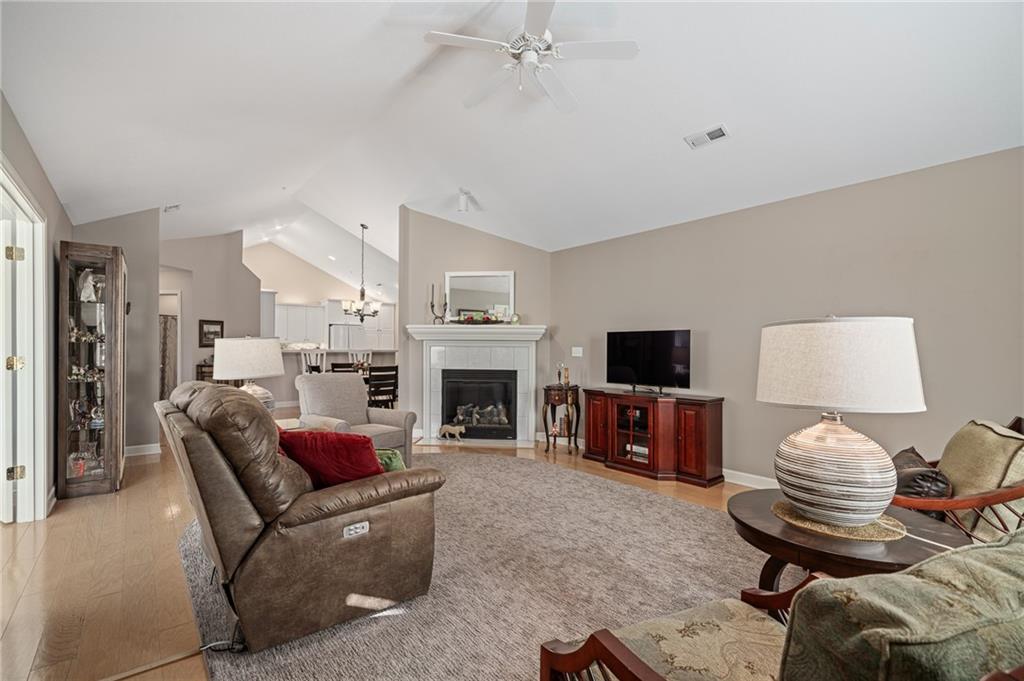 7153 Meadow View Street Shawnee, KS 66227 - Photo 12 of 48