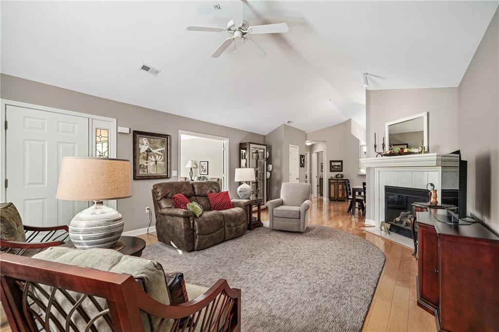 7153 Meadow View Street Shawnee, KS 66227 - Photo 13 of 48