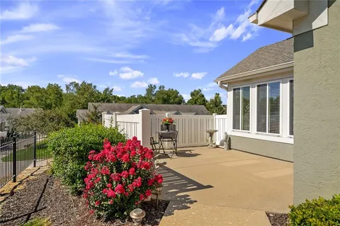 $420,000 | 7153 Meadow View Street, Shawnee, KS 66227