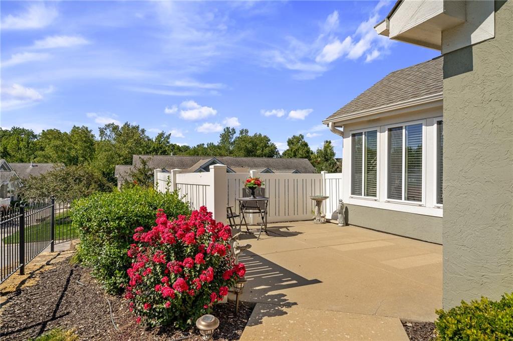 7153 Meadow View Street Shawnee, KS 66227 - Photo 6 of 48