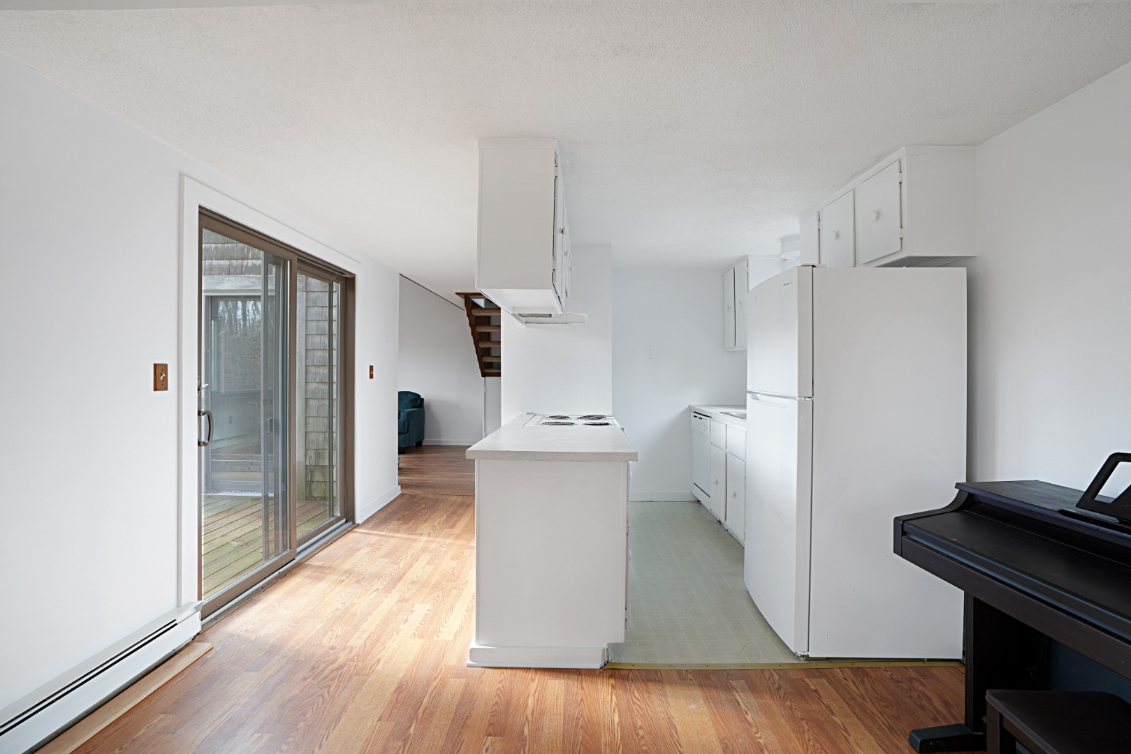 4 Quail Run Road, Unit 1 Oak Bluffs, MA 02557 - Photo 7 of 23 Kitchen