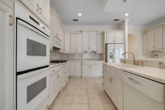 $698,500 | 9210 Hampton Glen Court, Tallahassee, FL 32312