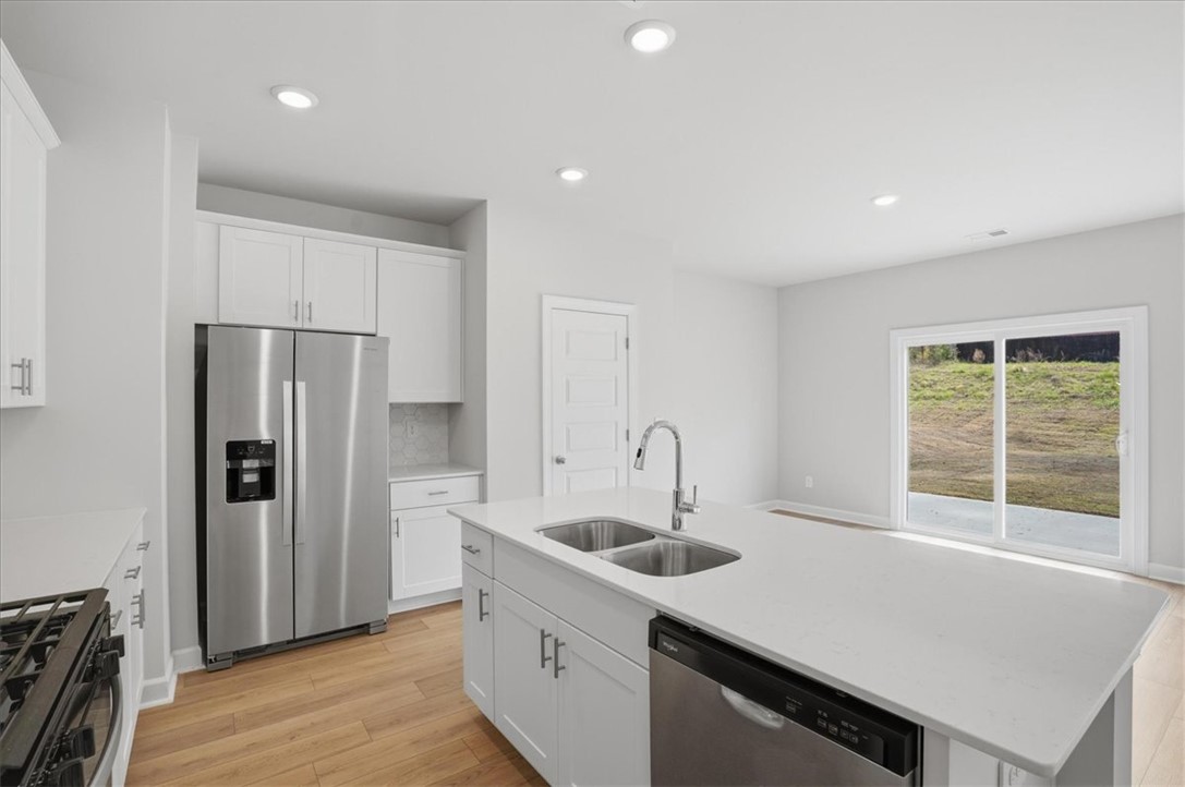 961 Penfold Pointe Wellford, SC 29385 - Photo 8 of 31