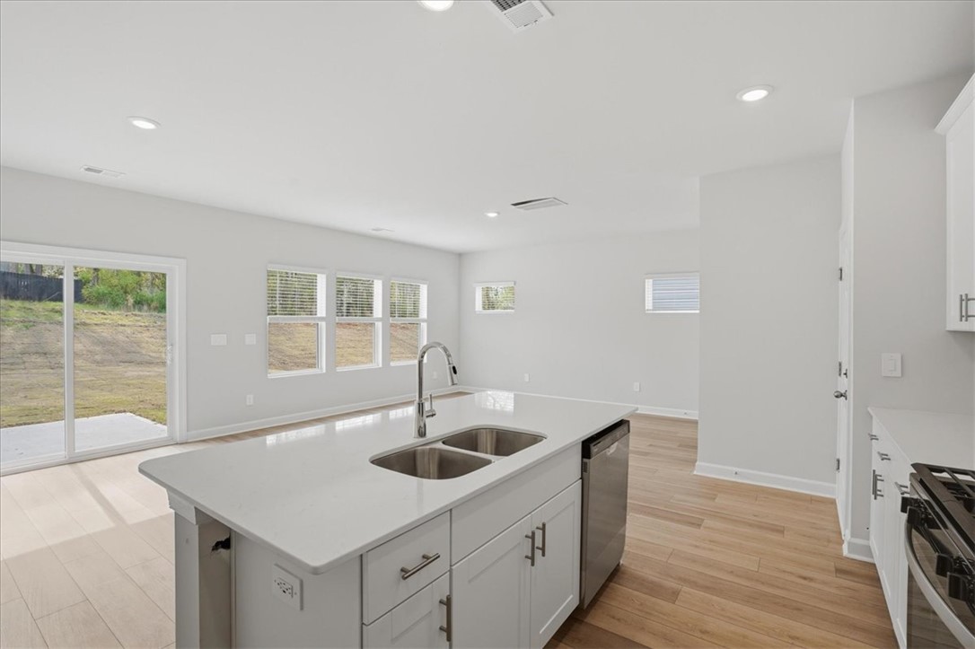 961 Penfold Pointe Wellford, SC 29385 - Photo 9 of 31