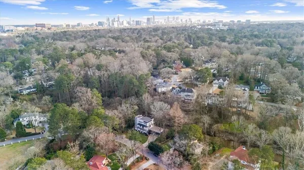 $2,240,000 | 942 Peachtree Battle Circle Northwest, Atlanta, GA 30327