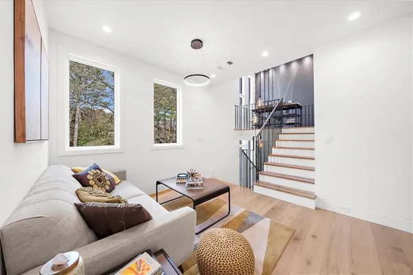 $2,240,000 | 942 Peachtree Battle Circle Northwest, Atlanta, GA 30327