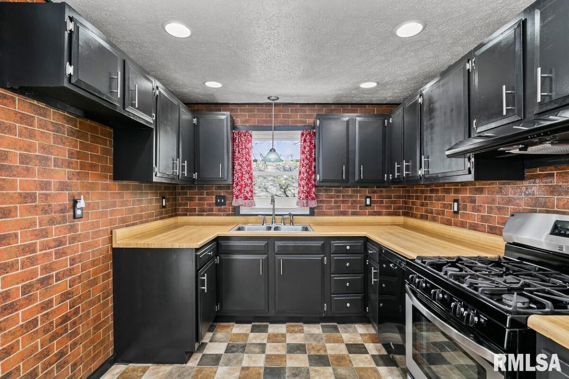 1127 Rosemary Road Pekin, IL 61554 - Photo 14 of 36 Gallery Image 14