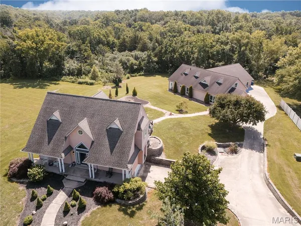 $495,000 | 42 Hickory Road, Nashville, IL 62263