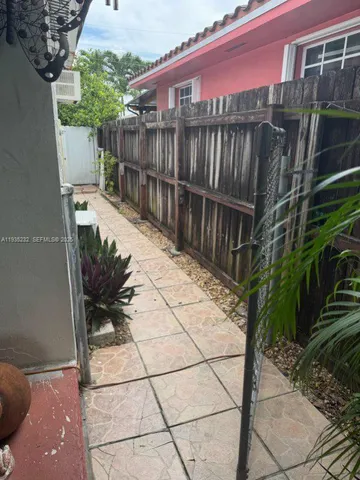 $1,100 | 861 West 32nd Street, Unit 1, Hialeah, FL 33012