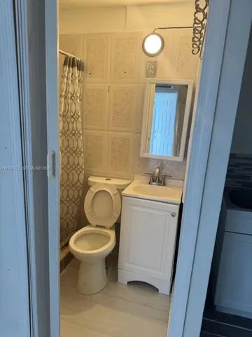 $1,100 | 861 West 32nd Street, Unit 1, Hialeah, FL 33012