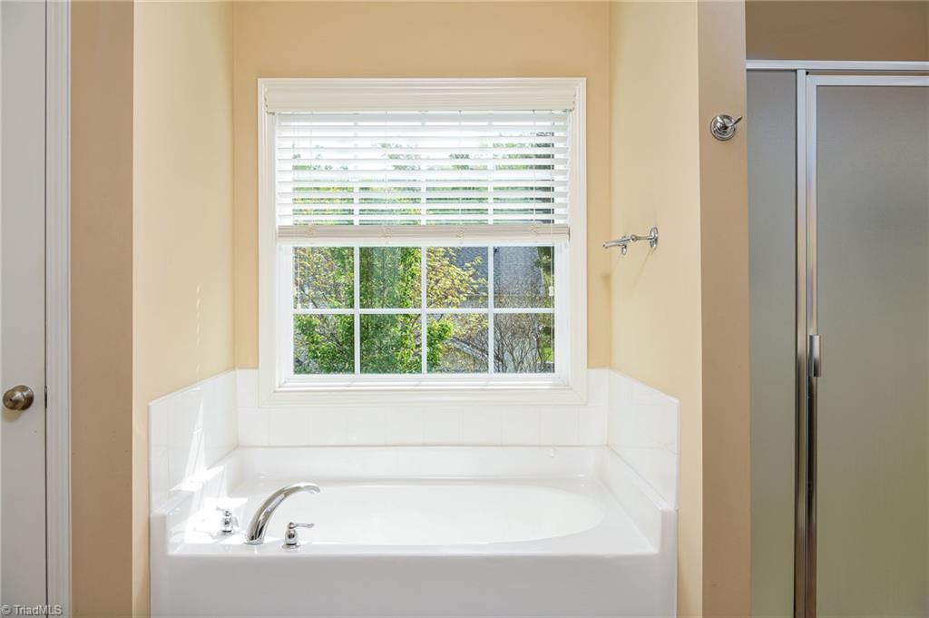 991 Beesons Field Drive Kernersville, NC 27284 - Photo 20 of 36 Primary bathroom garden tub