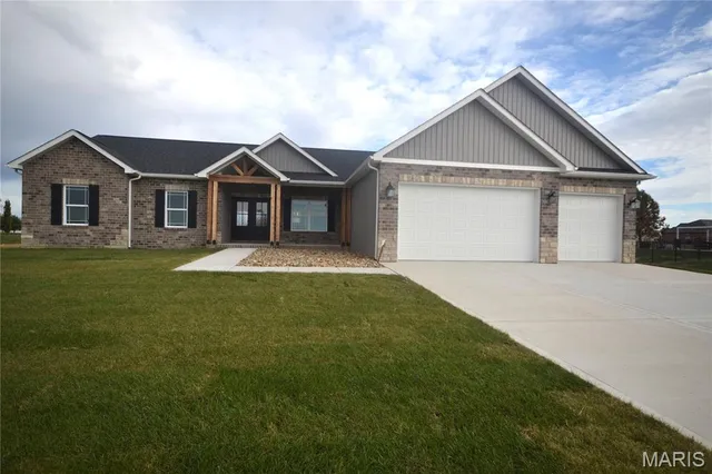 $499,000 | 4112 Summer Oak Drive, Smithton, IL 62285