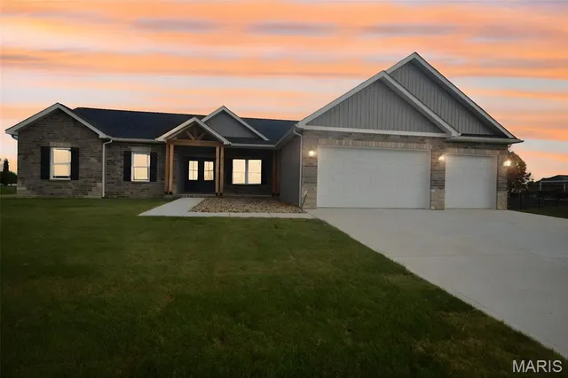 $499,000 | 4112 Summer Oak Drive, Smithton, IL 62285