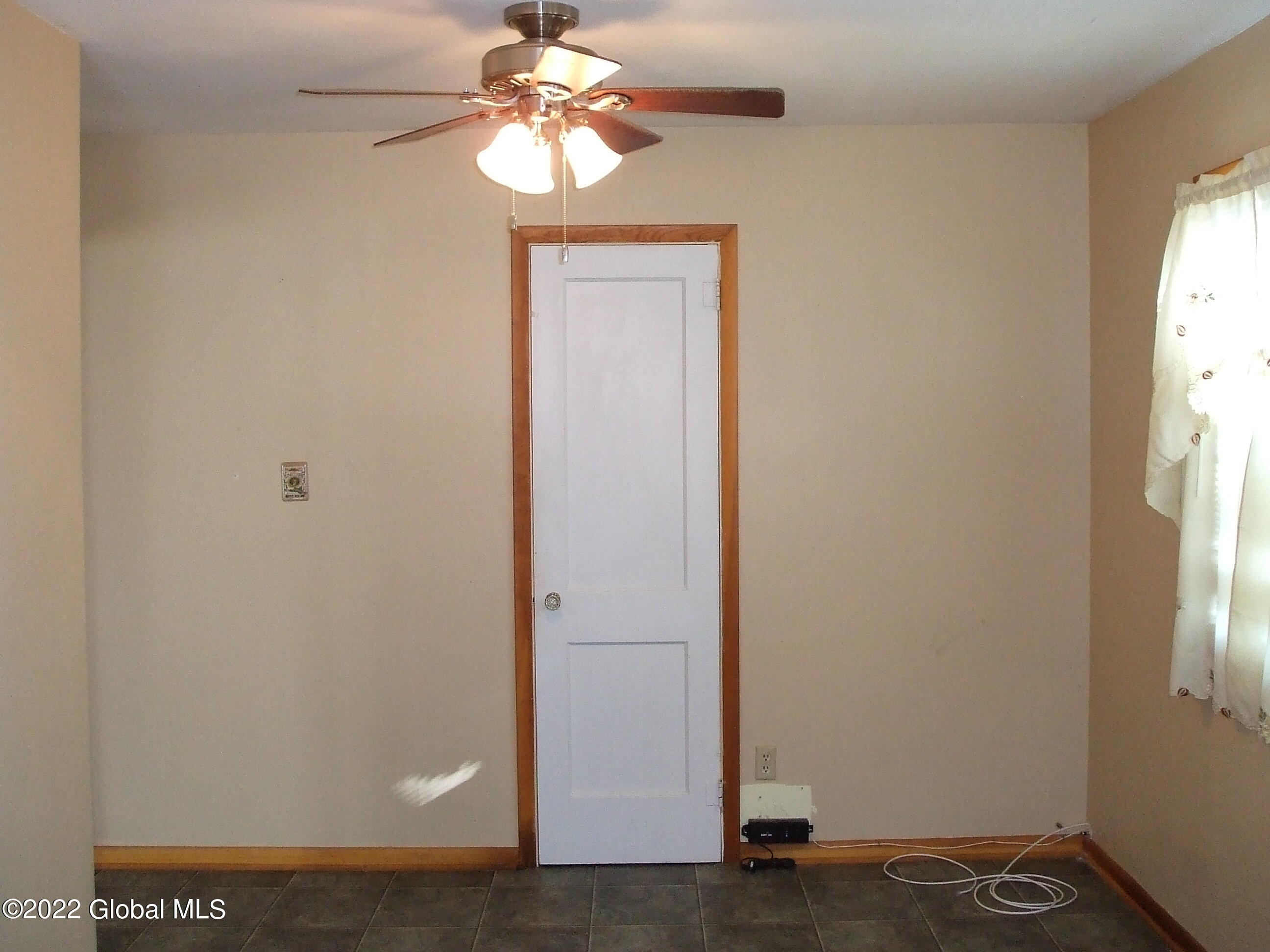 131 Clayton Road Schenectady, NY 12304 - Photo 11 of 34 DSCF2557