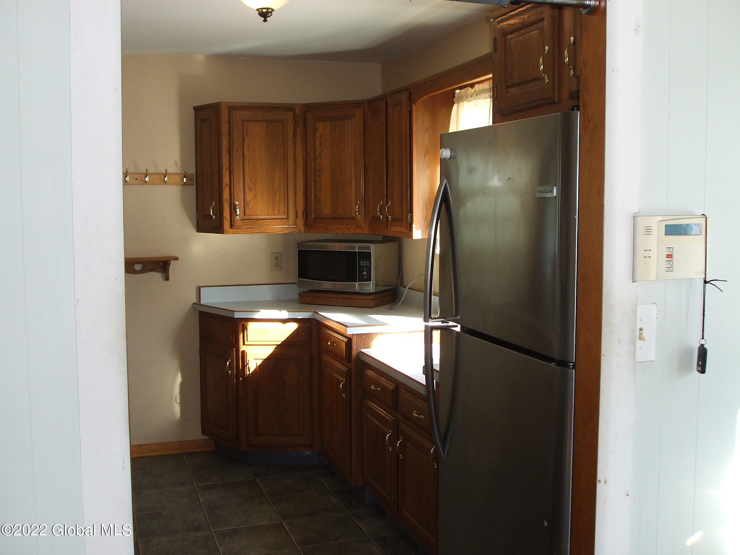 131 Clayton Road Schenectady, NY 12304 - Photo 9 of 34 DSCF2553
