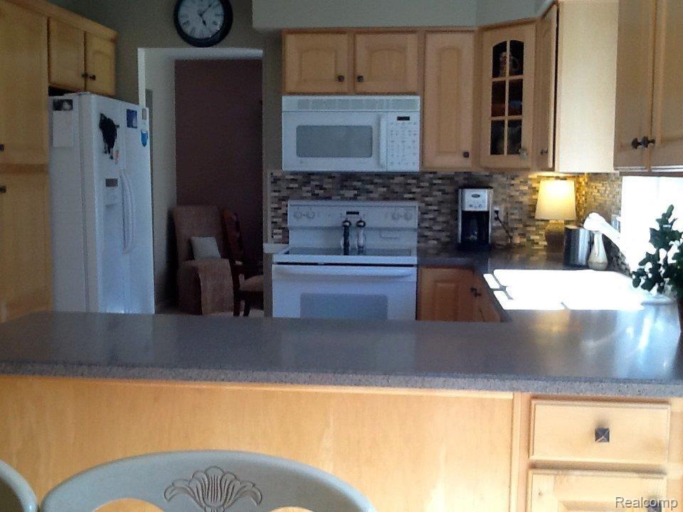 1109 Hathaway Rising Rochester, MI 48306 - Photo 8 of 24 IMG_0441.jpg