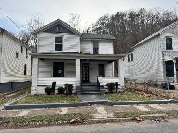 $50,000 | 309 Roxbury Street, Clifton Forge, VA 24422