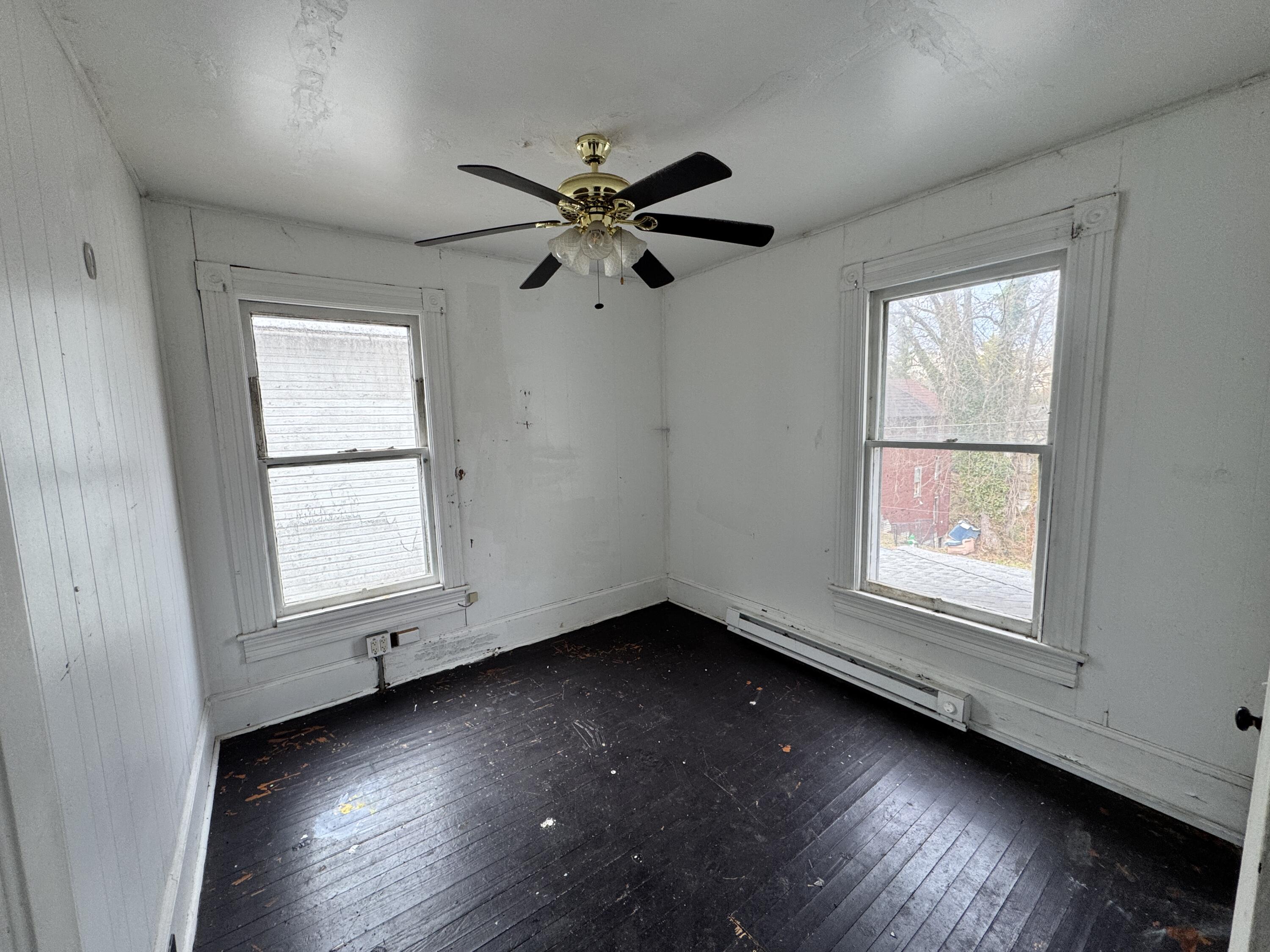 309 Roxbury Street Clifton Forge, VA 24422 - Photo 12 of 24 BR1-1