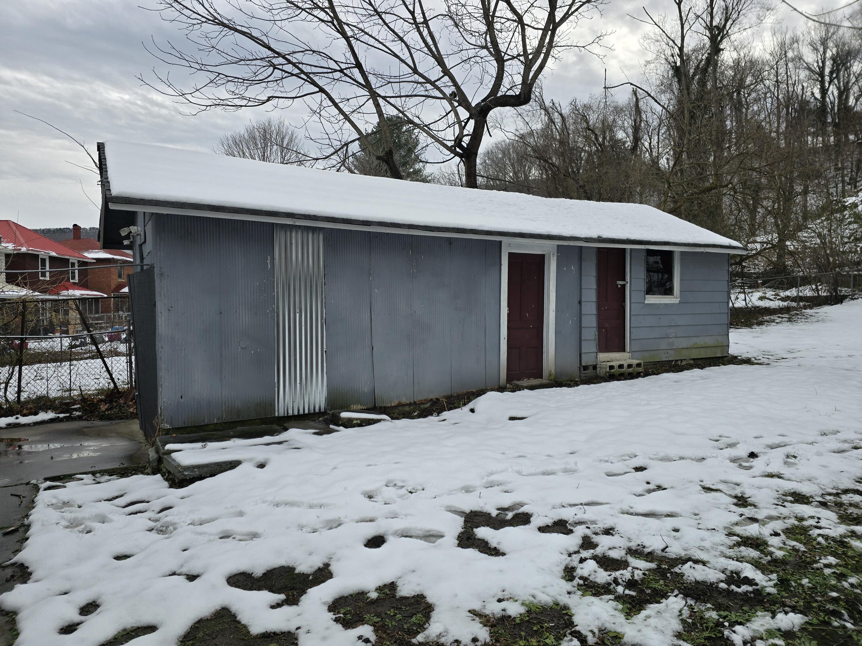 309 Roxbury Street Clifton Forge, VA 24422 - Photo 22 of 24 side of garage