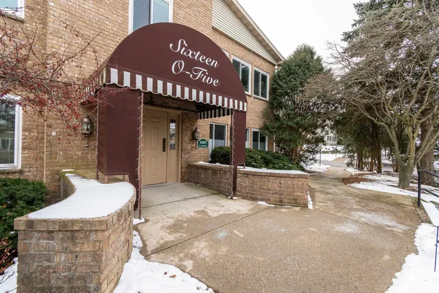 $394,900 | 1605 South Golf Glen, Unit A, Madison, WI 53704