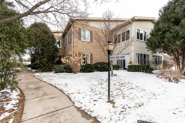$394,900 | 1605 South Golf Glen, Unit A, Madison, WI 53704