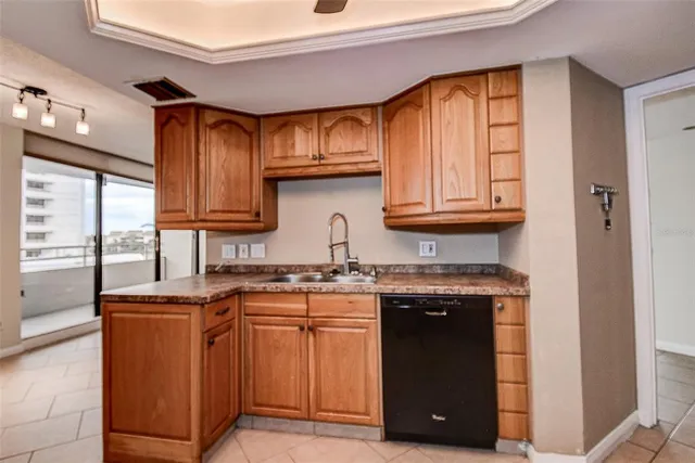 $359,999 | 5940 Pelican Bay Plaza South, Unit 406, Gulfport, FL 33707