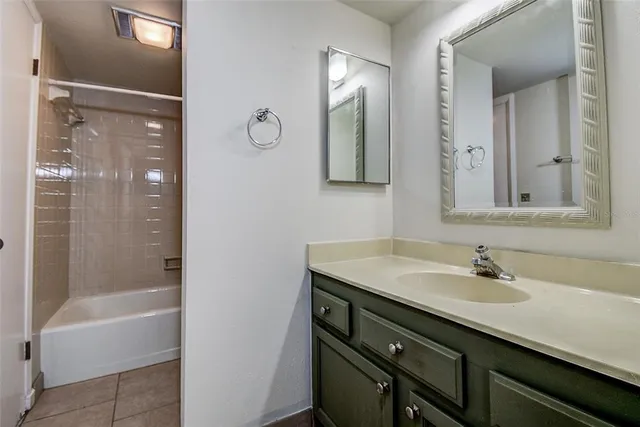 $359,999 | 5940 Pelican Bay Plaza South, Unit 406, Gulfport, FL 33707