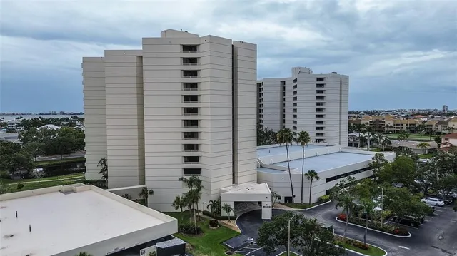 $359,999 | 5940 Pelican Bay Plaza South, Unit 406, Gulfport, FL 33707