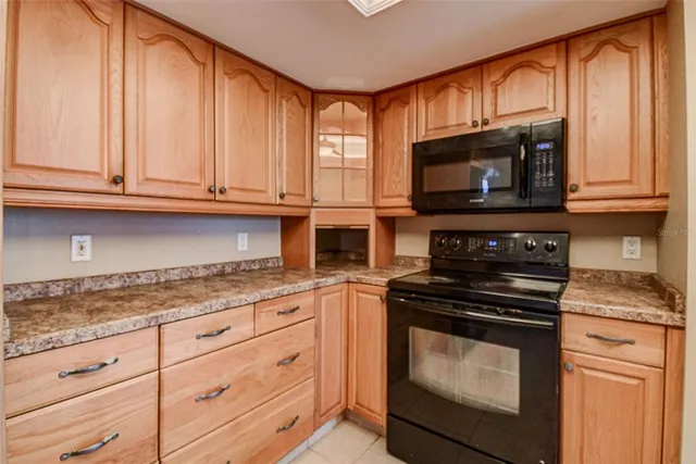 $359,999 | 5940 Pelican Bay Plaza South, Unit 406, Gulfport, FL 33707