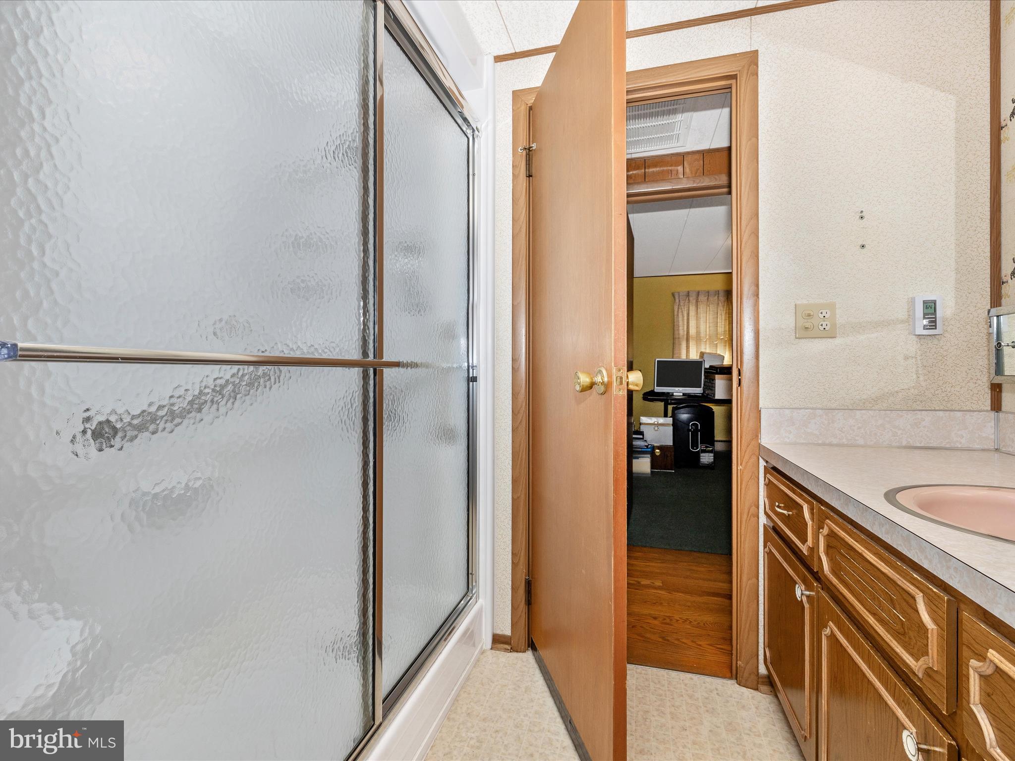 6 Schaller Lane Smithsburg, MD 21783 - Photo 38 of 61 Bathroom & Laundry