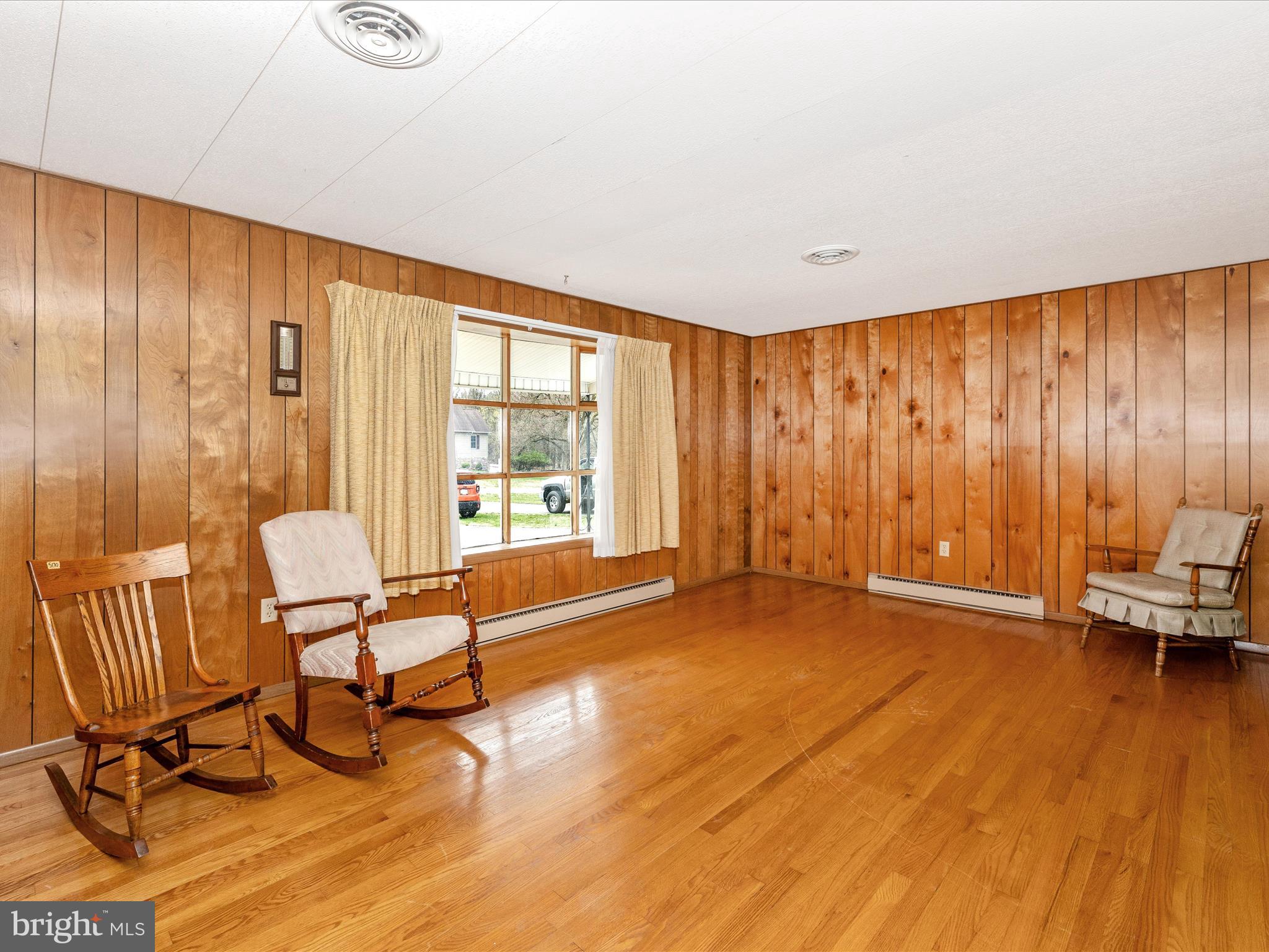 6 Schaller Lane Smithsburg, MD 21783 - Photo 4 of 61 Living Room