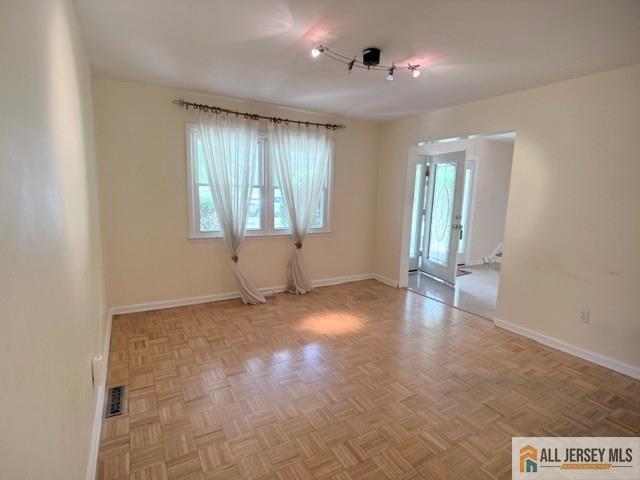 13 Greenwich Road Edison, NJ 08820 - Photo 5 of 23