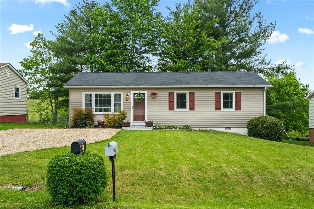 97 Westgate Road Verona, VA 24482 - Photo 2 of 35 Gallery Image 2