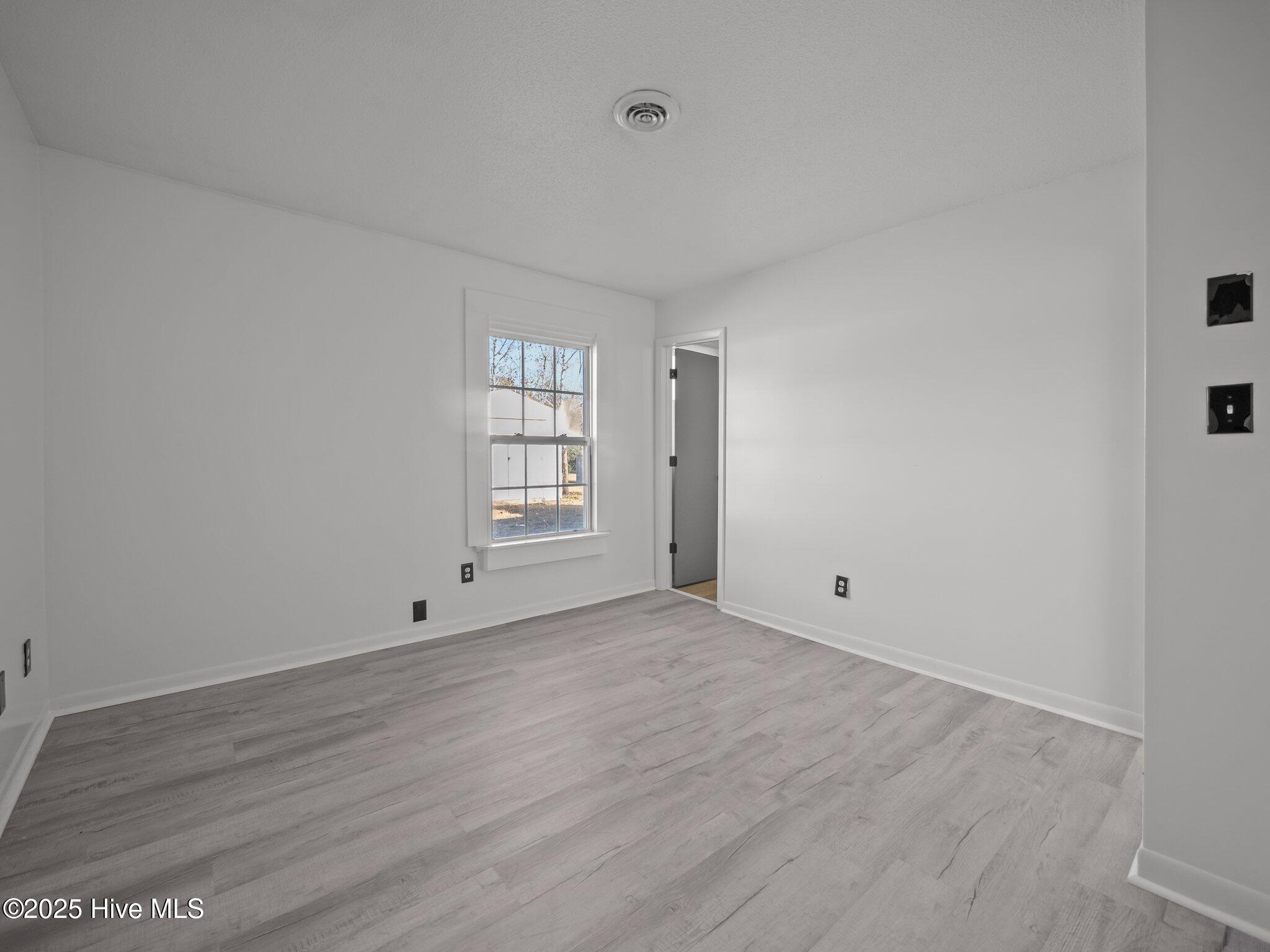 462 Waters Road Jacksonville, NC 28546 - Photo 18 of 53 17-web-or-mls-PC230034