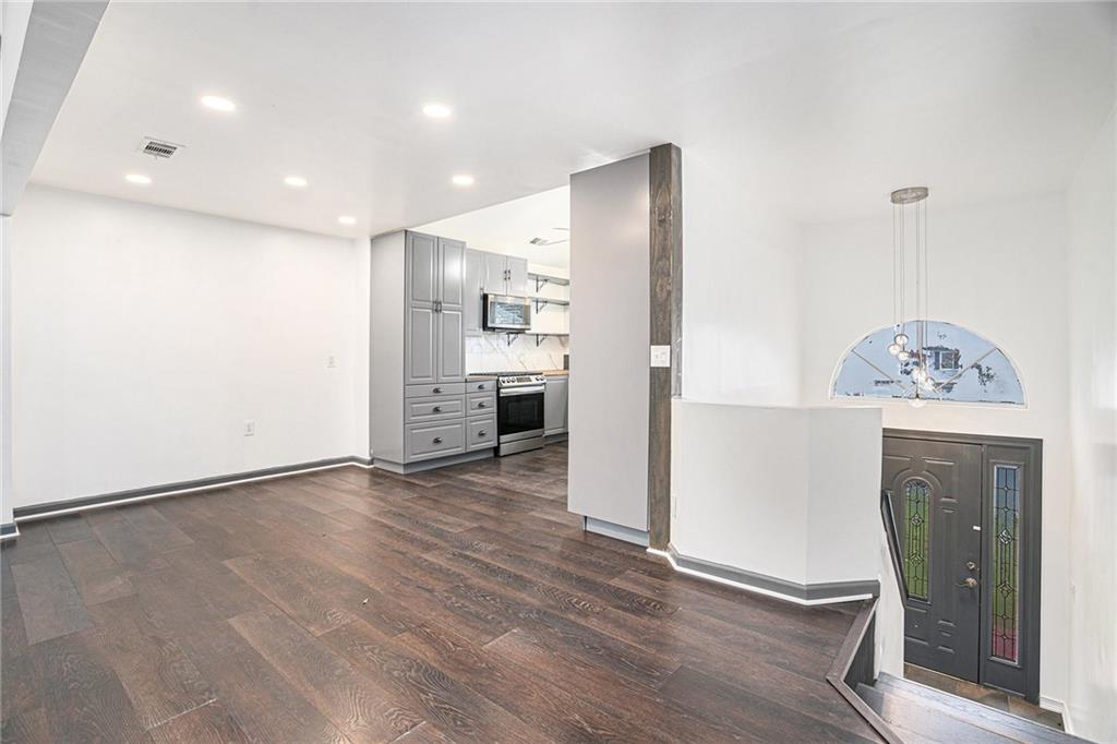 4208 Mistymorn Point Powder Springs, GA 30127 - Photo 4 of 28 a view of kitchen and windows