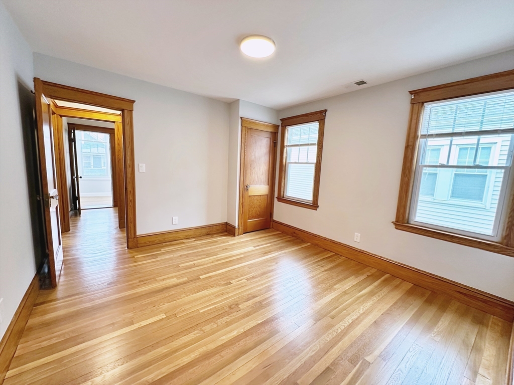 75 Governor Winthrop Road Somerville, MA 02145 - Photo 25 of 35