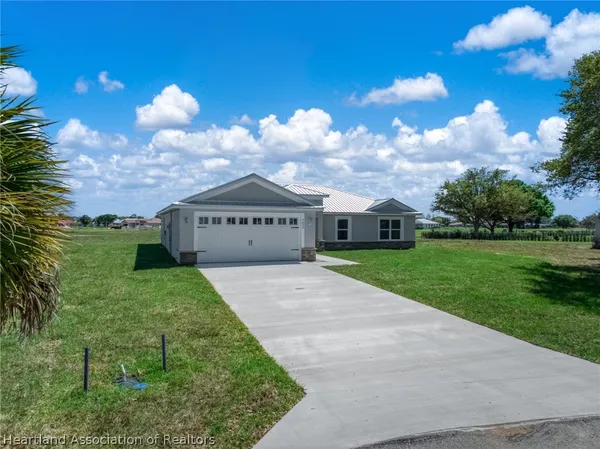 $339,900 | 7000 Woodmont Court, Sebring, FL 33876
