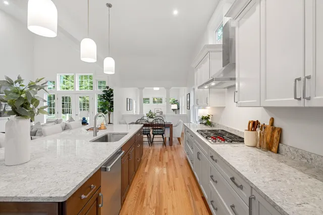 $1,999,999 | 12-41 Knoll Crest Drive, Unit LOT #5 THE HANNAH FLOOR PLAN, Bedford, NH 03110